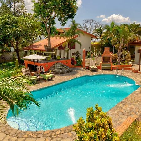 Dushi Vida Country Inn Alajuela Exterior foto